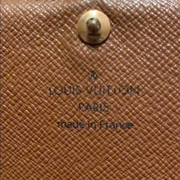 SOLD *Authentic* LOUIS VUITTON Wallet - Picture 6 of 6